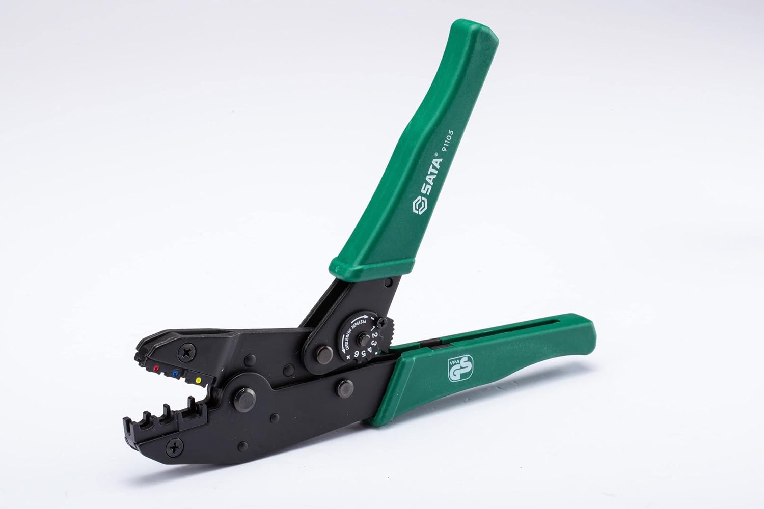 Клещи обжимные для изолированных наконечников 0,5-6 кв.мм. SATA ST91105ST