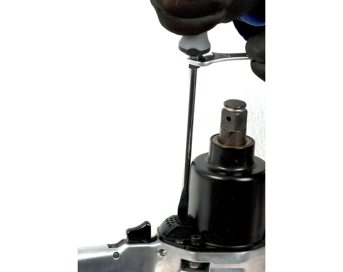 Отвёртка шлицевая с шестигранным основанием 5.5mm UNIOR 611680