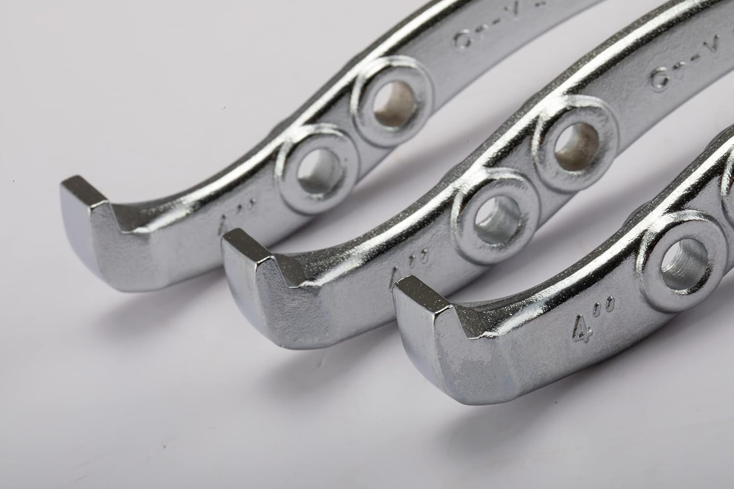 Съемник трехзахватный 12" (385-300мм.) SATA ST90642