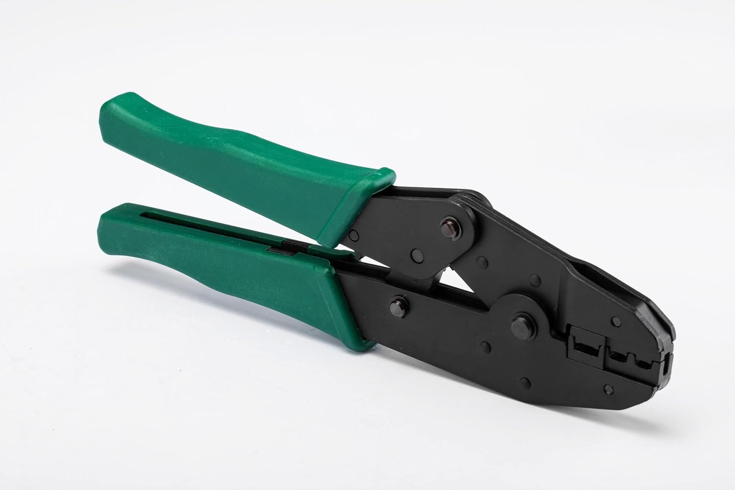 Клещи обжимные для изолированных наконечников 0,5-6 кв.мм. SATA ST91105ST