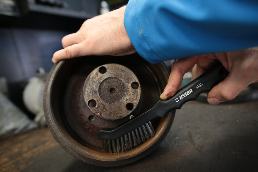 Щётка для чистки дисковых тормозов UNIOR 619739