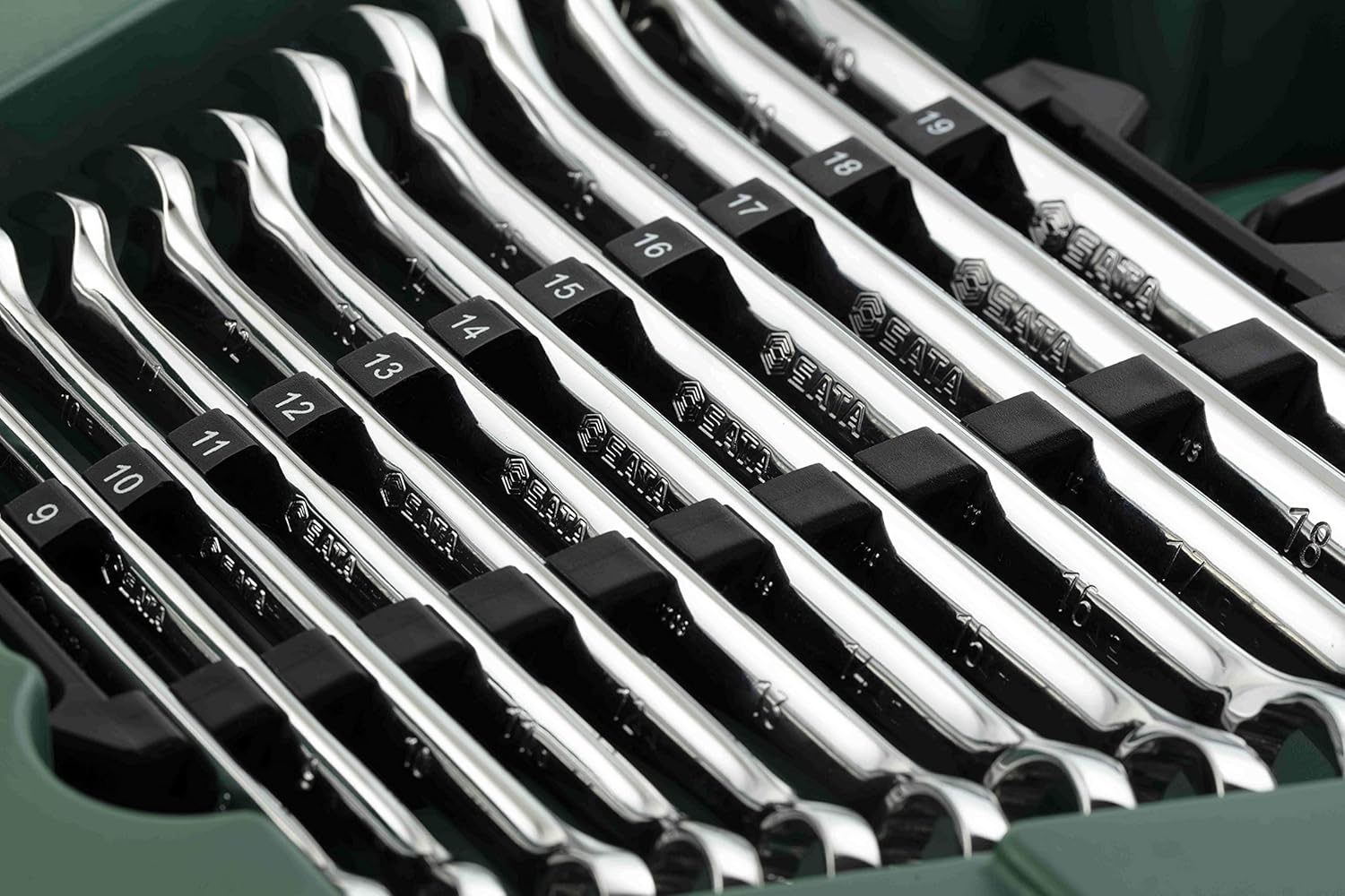 Набор инструментов 128 пр SATA ST09014A