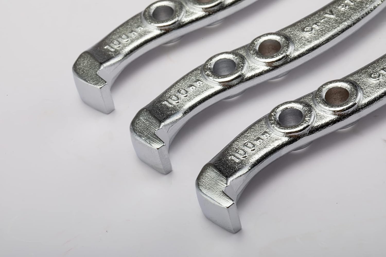 Съемник трехзахватный 12" (385-300мм.) SATA ST90642