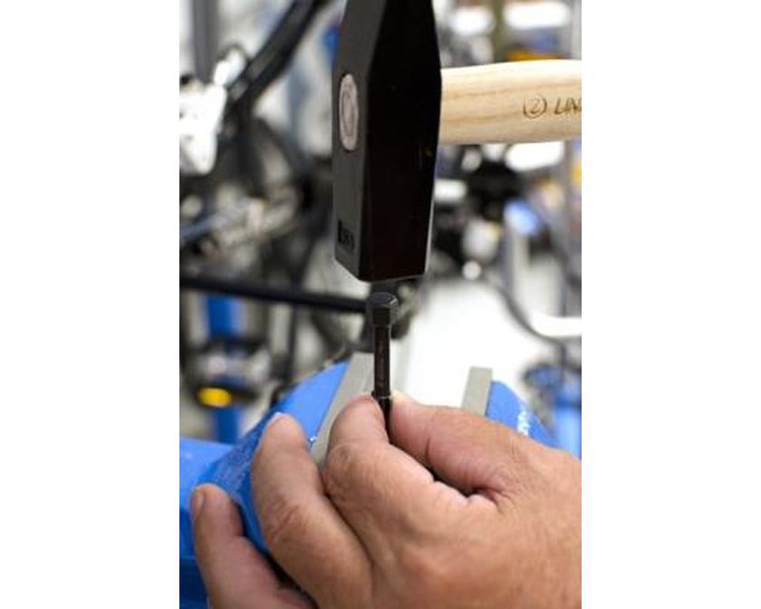 Экстрактор винтов двусторонний №5 М16- М20 Unior 616827