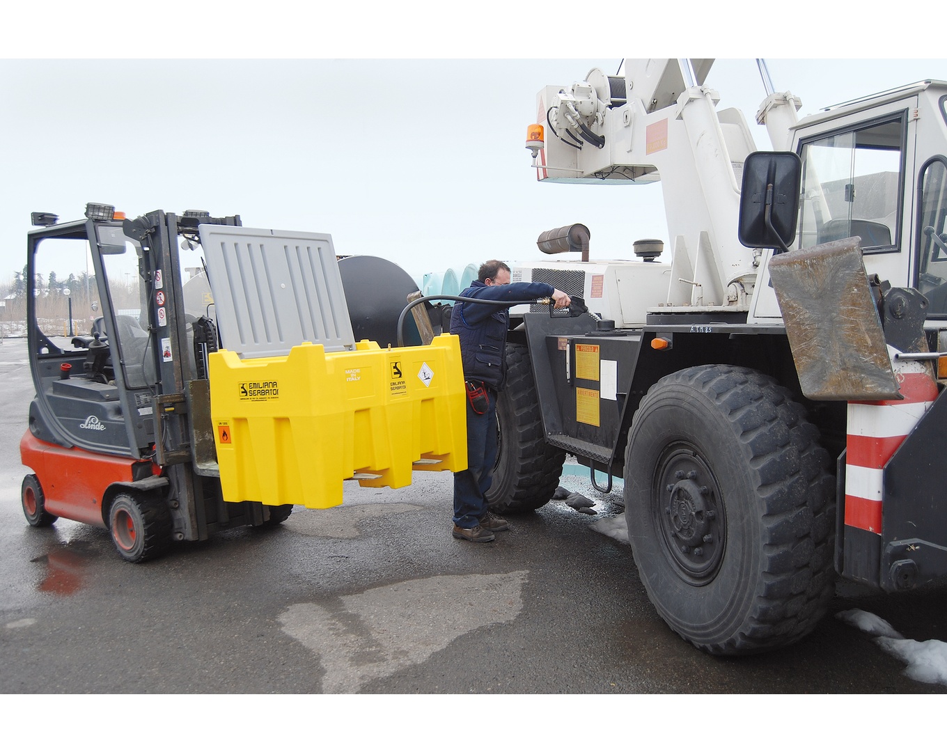 Резервуар для дизельного топлива 440л.Emiliana Serbatoi CARRYTANK 440 Pick-Up CTPG440AC
